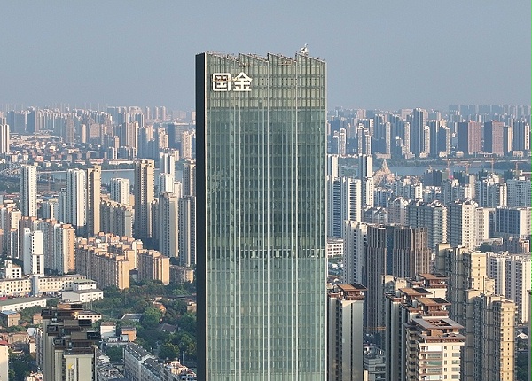 玻璃幕墙楼体logo如何减少光衰减？