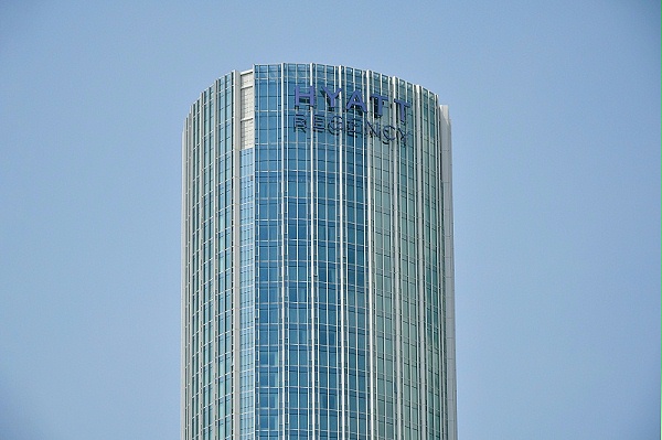 楼体发光字