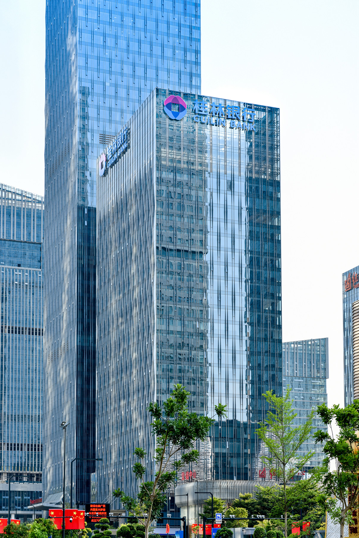 2026楼顶发光字厂家TOP5内部流出：第3家报价竟低30%？