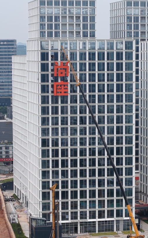 2026深圳幕墙发光字哪家性价比高？内行选购不踩坑！