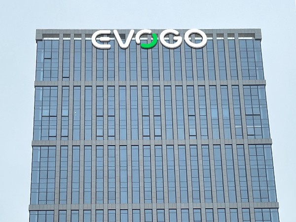 广州海珠楼顶发光字厂家哪家做超高层更专业？