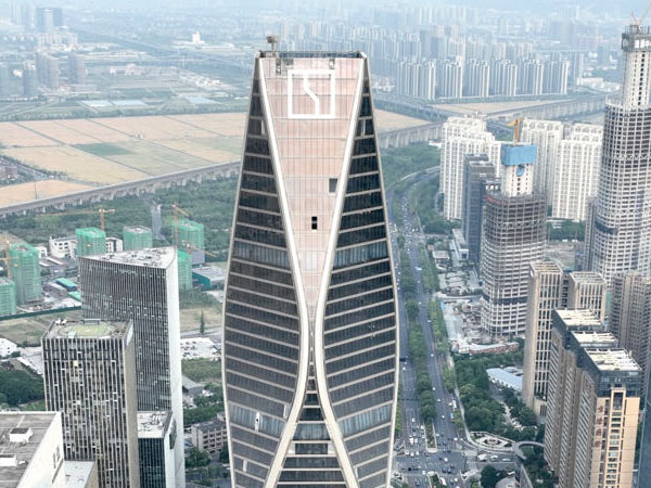 杭州第二高楼极氪望朝中心288米幕墙发光字