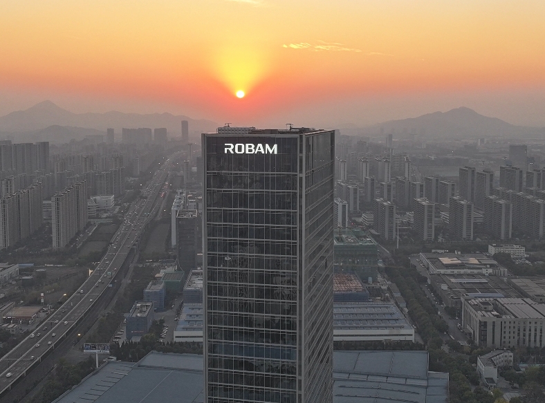 2026楼体发光字厂家TOP4实测报告，第2家价格凭啥贵3成？